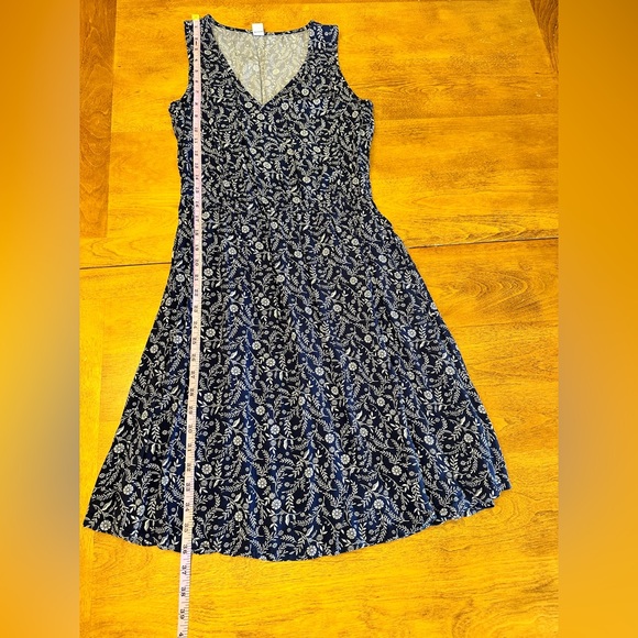 Old Navy dress - Picture 3 of 6